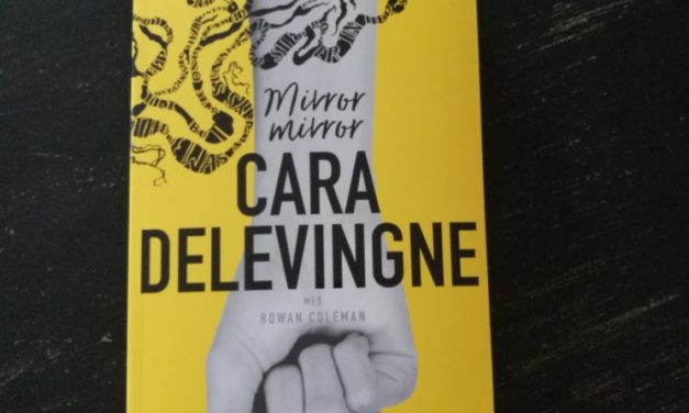 “Mirror Mirror” af Cara Delevingne