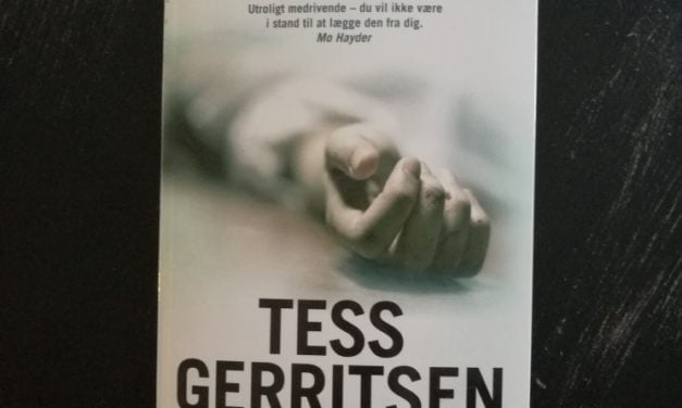 “Skindød” af Tess Gerritsen