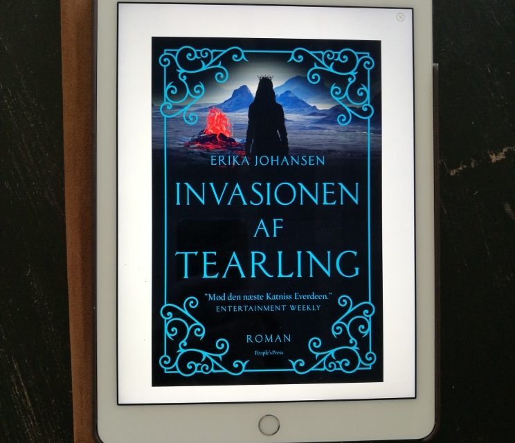 “Invasionen af Tearling” af Erika Johansen