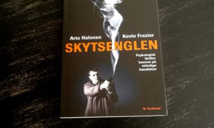 “Skytsenglen” af Arto Halonen og Kevin Frazier