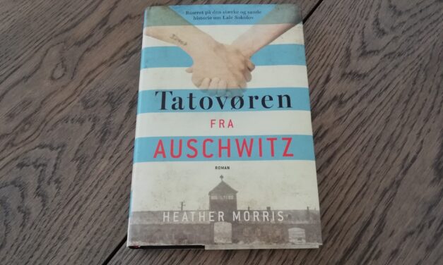 “Tatovøren fra Auschwitz” af Heather Morris